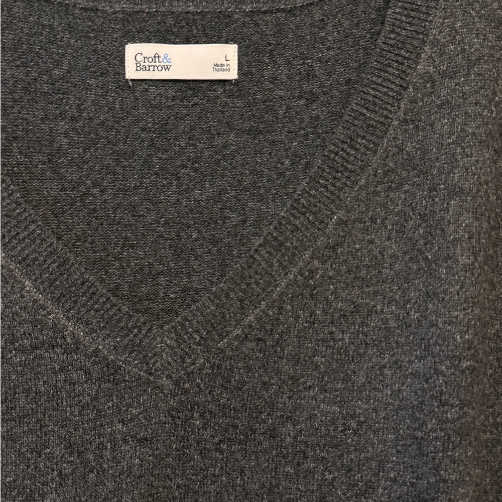 Croft & Barrow Women's Charcoal V-Neck Sweater - Picture 3 of 3